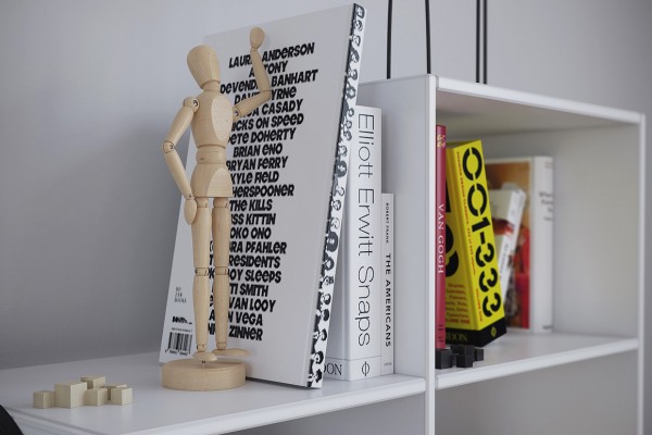 bookshelf-organization-600x400