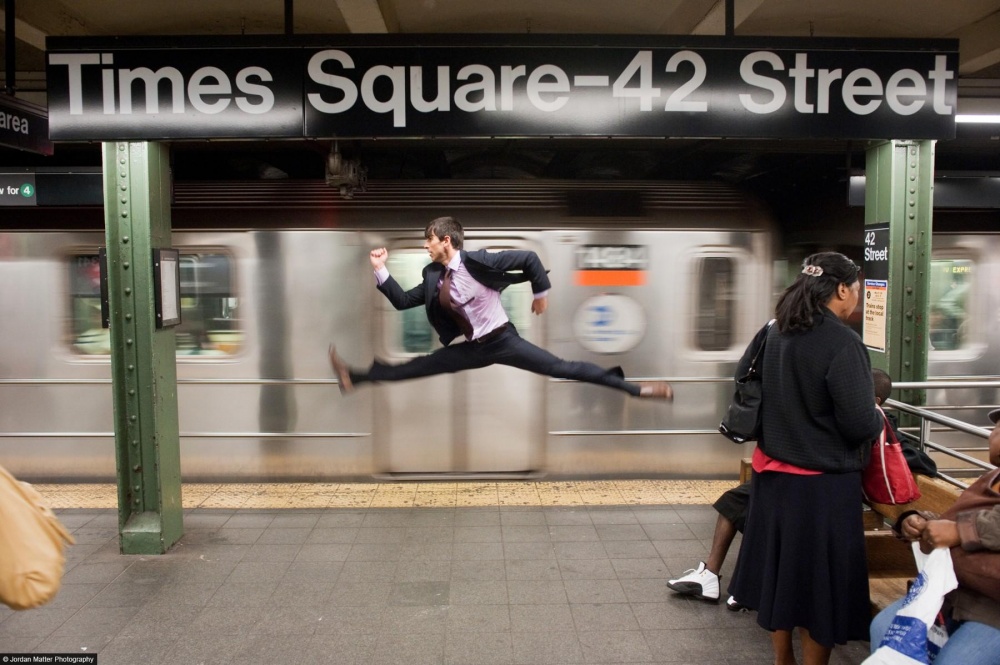 5127555-R3L8T8D-1000-Dancers-Among-Us-in-Times-Square-Jeffrey-Smith