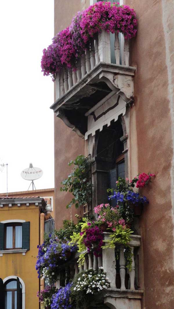 AD-Spectacular-Balcony-Garden-19