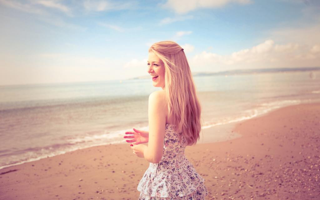 girl-at-beach-beautful-photos-free-download