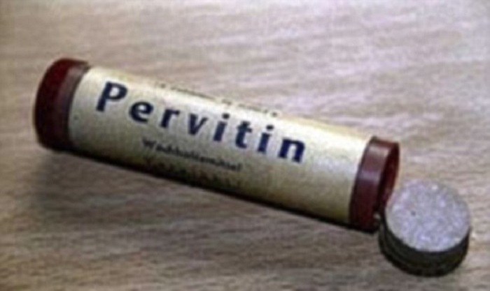 03-pervitin-hitler-00000578-0-image-a-2_1441927463884