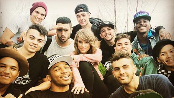 640_taylor_swift_insta_20150427