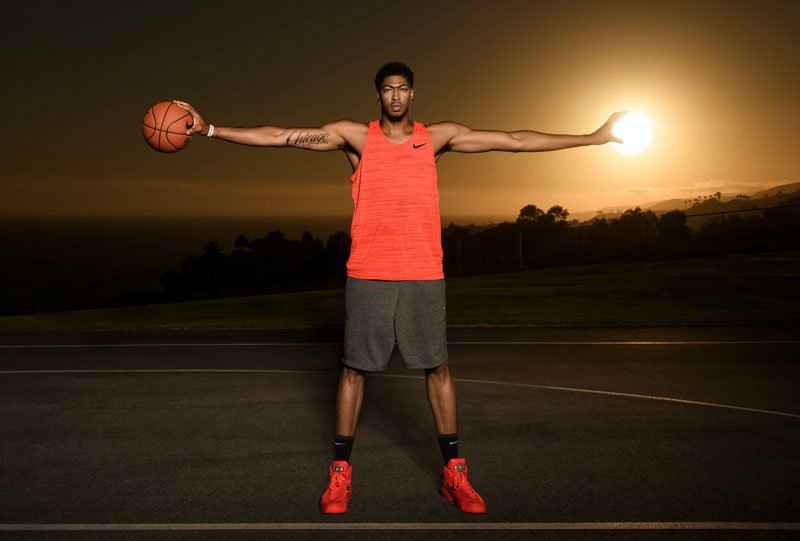 anthony-davis-dunks-the-sun-dustin-snipes-red-bull-content-pool-4