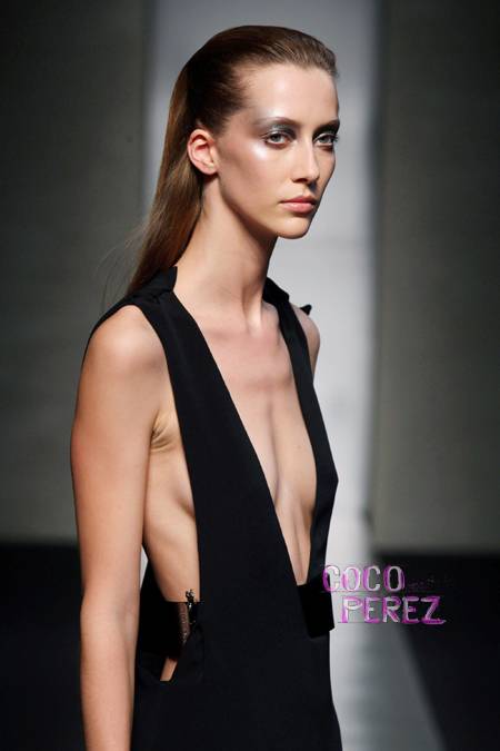 gianfranco-ferre-skinny-model-spring-2012-milan-2__oPt