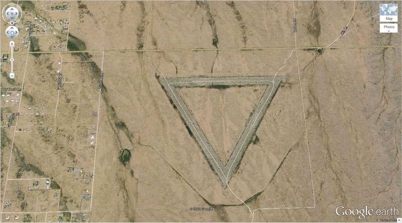 giant-triangle-google-earth