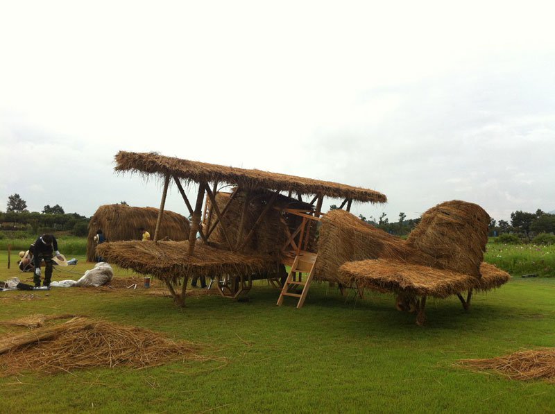 straw-art-festival-niigata-city-japan-10