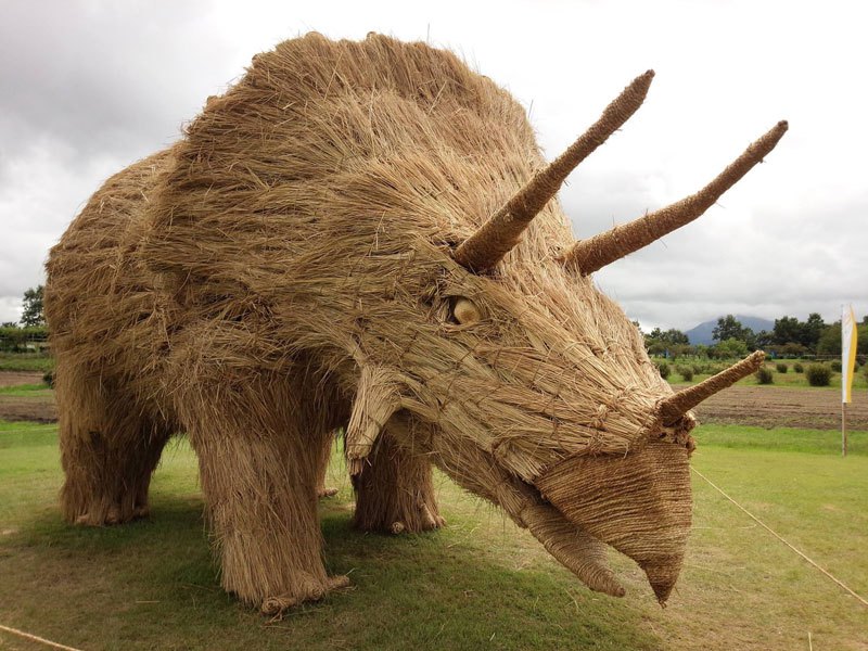 straw-art-festival-niigata-city-japan-14