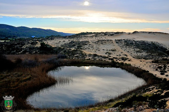 heart_shaped_lake_dunas_de_sao_giao_portugal