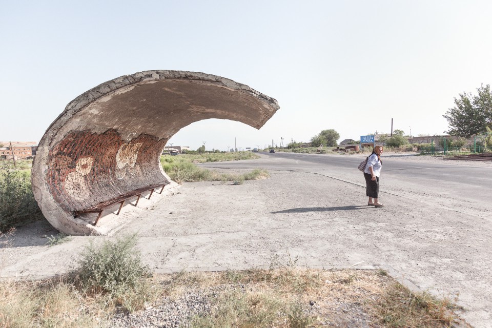 christopher-herwig-soviet-bus-stops-4[1]