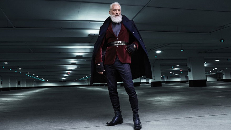 5107660-880-1449822663-fashion-santa-paul-mason-yorkdale-mall-21