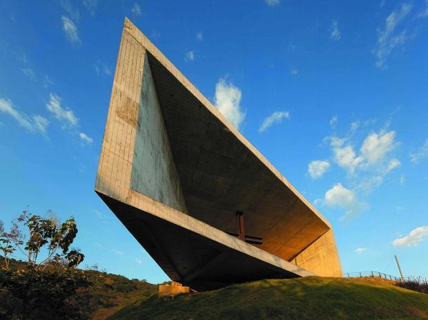 Cardedeu Church by EMC Arquitectura (Coatepeque Lake, El Salvador)