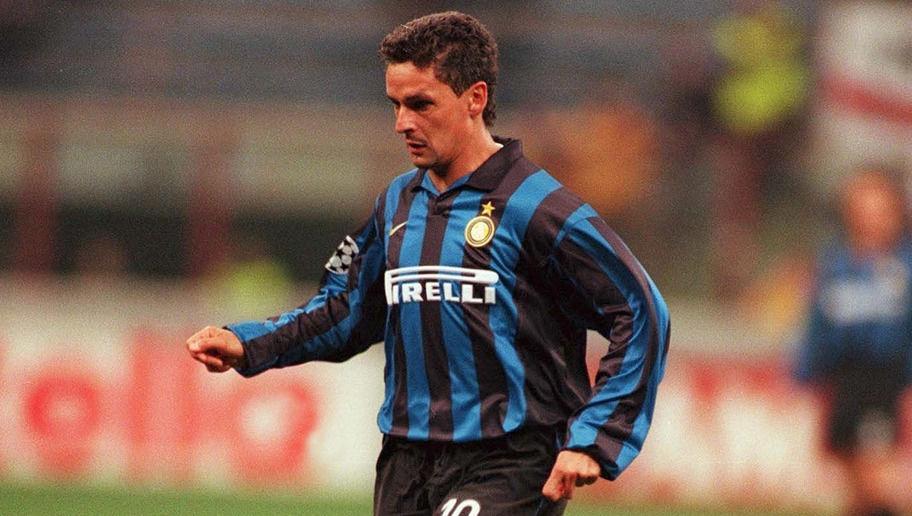 MILAN, ITALY - MARCH 17: CHAMPIONS LEAGUE 98/99 Mailand; INTER MAILAND - MANCHESTER UNITED 1:1; Roberto BAGGIO/Inter Mailand (Photo by Henri Szwarc/Bongarts/Getty Images)