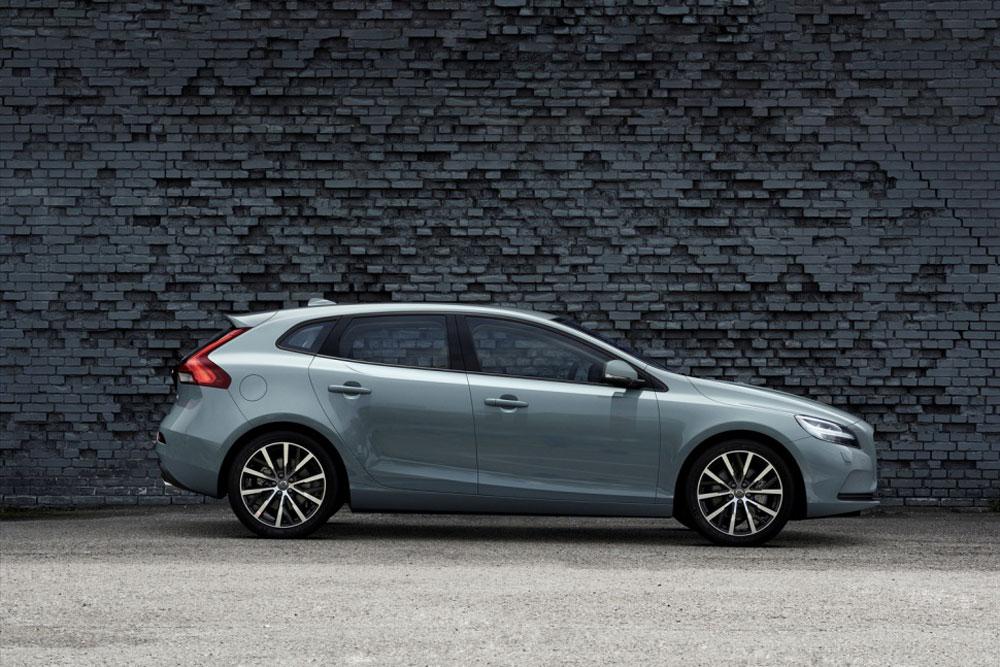 popup_331_volvo-v40-t4-momentum-location-profile-970x647-c[1]