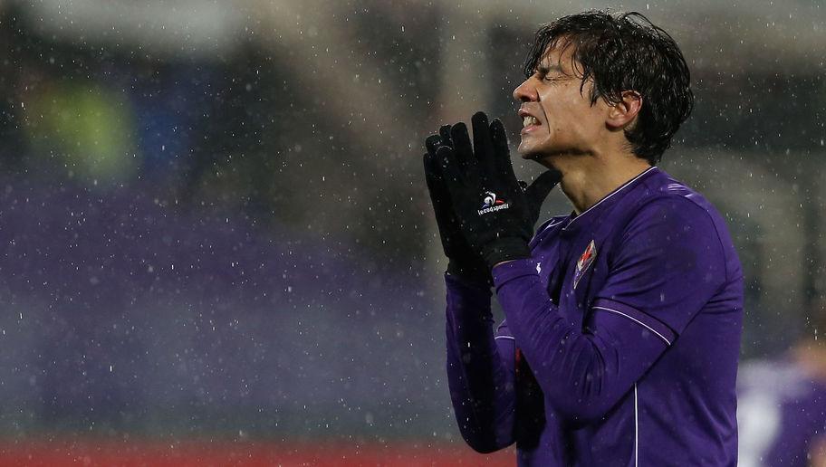 FLORENCE, ITALY - FEBRUARY 03:  Matias Fernandez of Fiorentina shows his dejection during the Serie A match between ACF Fiorentina and Carpi FC at Stadio Artemio Franchi on February 3, 2016 in Florence, Italy.  (Photo by Maurizio Lagana/Getty Images)