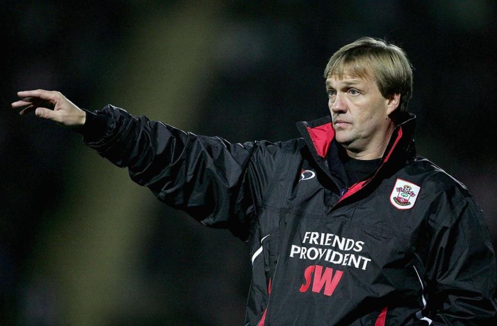 WATFORD,  ENGLAND -  NOVEMBER 9: Steve Wigley manager of Southampton during the Carling Cup Fourth round match between Watford and Southampton  at Vicarage Road on November 9, 2004 in Watford, England.  (Photo by Phil Cole/Getty Images)