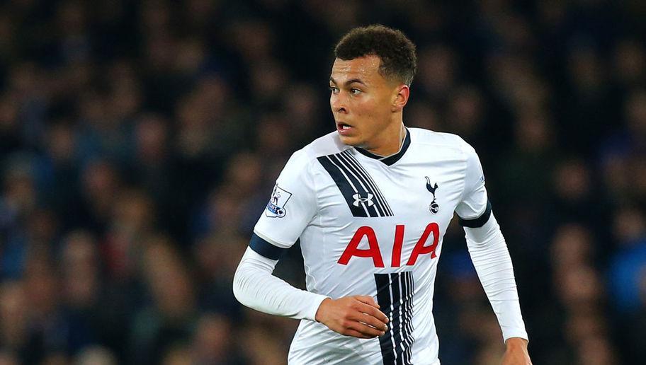 LIVERPOOL, ENGLAND - JANUARY 03:  Dele Alli of Tottenham Hotspur runs with the ball during the Barclays Premier League match between Everton and Tottenham Hotspur at Goodison Park on January 3, 2016 in Liverpool, England.  (Photo by Dave Thompson/Getty Images)