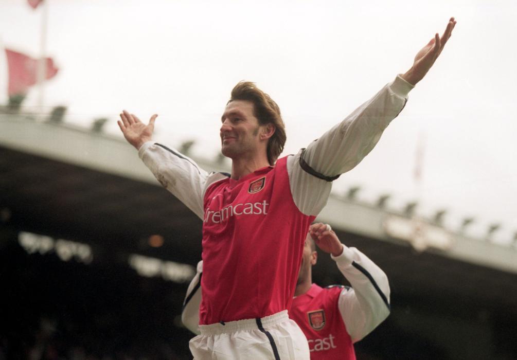 26 Dec 2000:  Tony Adams celebrates his goal for Arsenal during the FA Carling Premier League match against Leicester City played at Highbury in London. Arsenal won the game 6-1.  Mandatory Credit: Mike Hewitt /Allsport