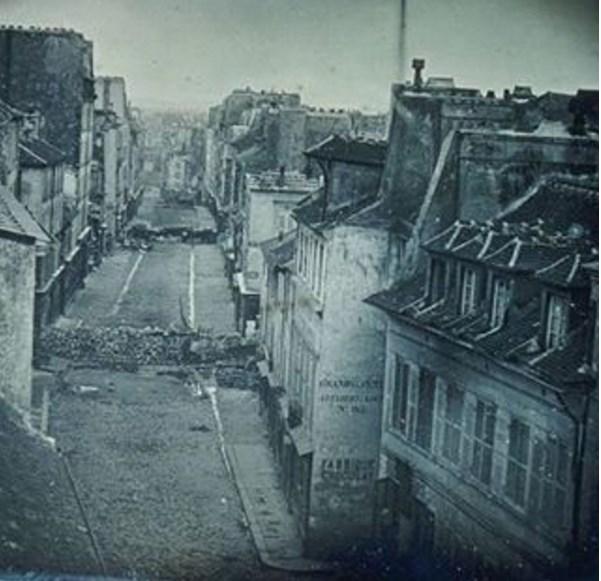 barikadite vo pariz za vreme na fevruarskata revol 1848