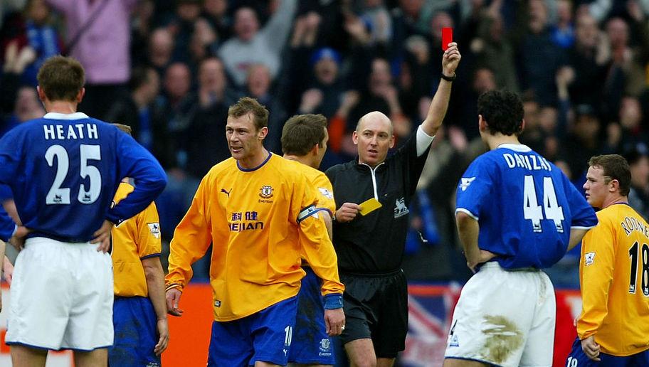 LEICESTER, ENGLAND - MARCH 20:  Duncan Ferguson of Everton (#10) is sent off during the Barclaycard Premiership match between Leicester City and Everton at the Walkers Stadium on March 20, 2004 in Leicester, England.  (Photo by Ross Kinnaird/Getty Images)