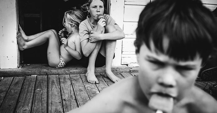 raw-childhood-without-electronic-devices-niki-boon-new-zealand-fb__700-png