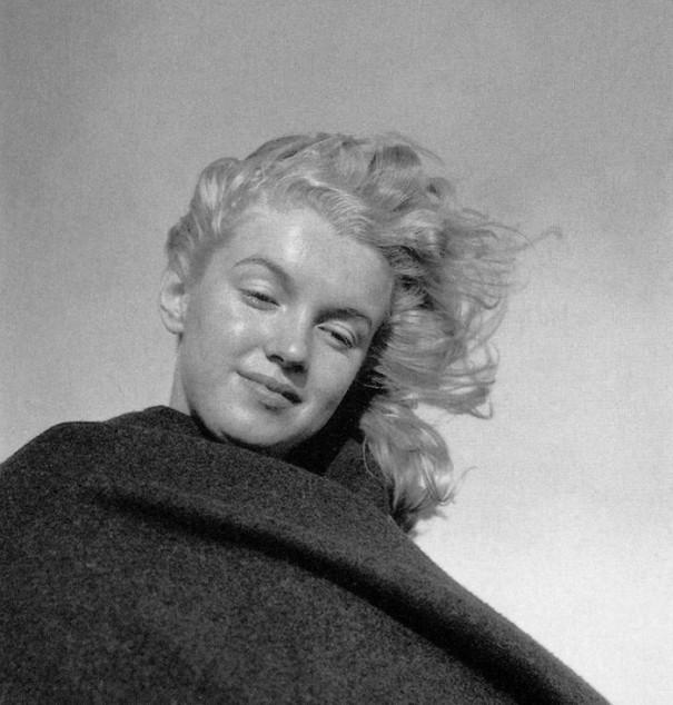 young-marilyn-monroe-norma-jeane-dougherty-andre-de-dienes-malibu-14-605x634