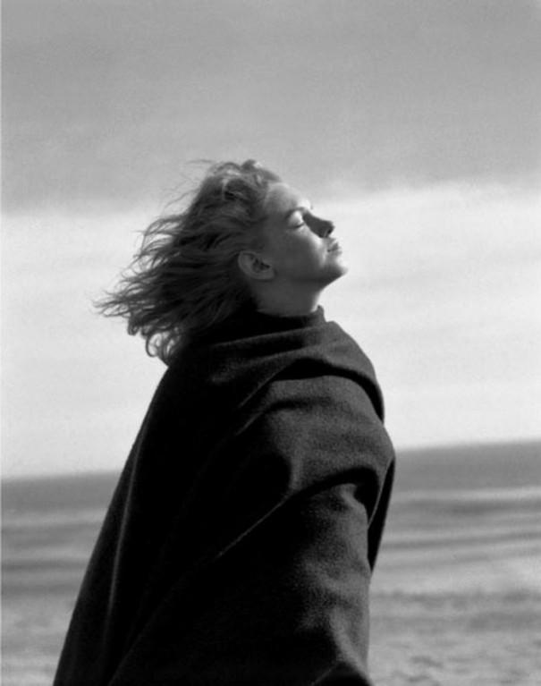 young-marilyn-monroe-norma-jeane-dougherty-andre-de-dienes-malibu-18-605x767