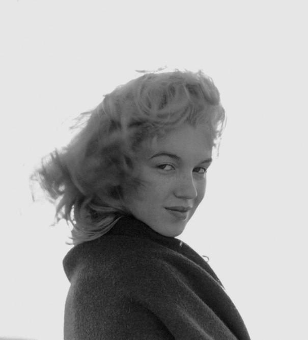 young-marilyn-monroe-norma-jeane-dougherty-andre-de-dienes-malibu-9-605x666