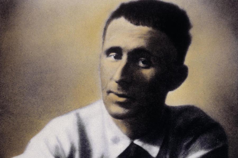 Bertolt-Brecht-Foto-1930-Bertolt-Brecht-Photo-c1930-Bertolt-Brecht-P[1]