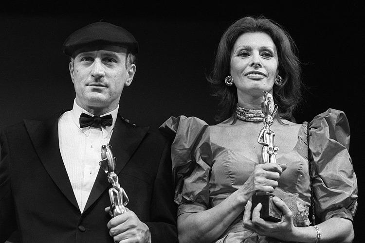 Robert-deniro-sophia-loren