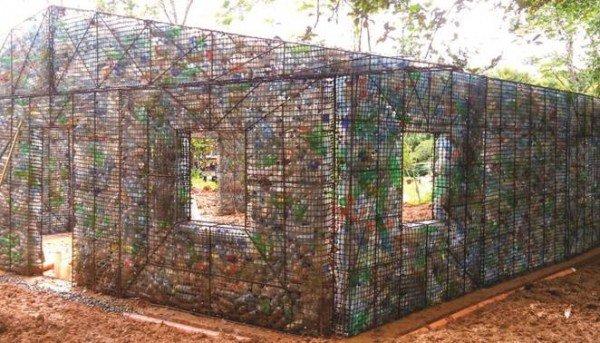 plastic-bottle-village-600x343