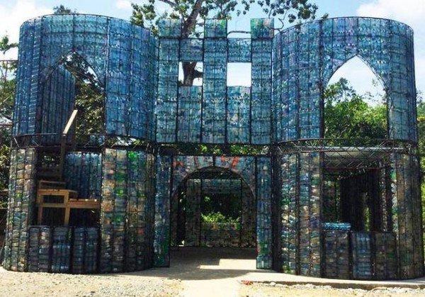 plastic-bottle-village3-600x419