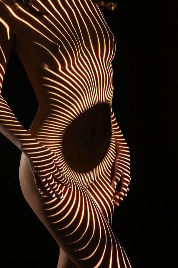 woman-portraits-light-stripes-patterns-shadow-photography-dani-olivier-13