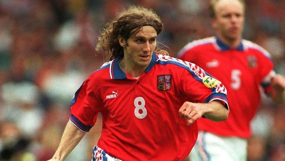 LONDON, UNITED KINGDOM - JUNE 14:  EURO 1996 FINALE in London; TSCHECHIEN - DEUTSCHLAND (CZE - GER) 1:2; Karel POBORSKY/CZE  (Photo by Mark Sandten/Bongarts/Getty Images)