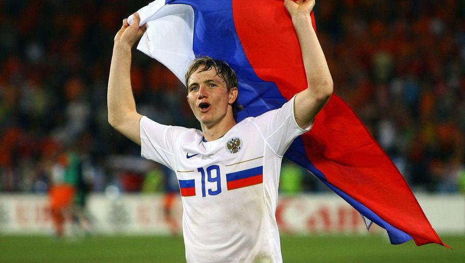 BASEL, SWITZERLAND - JUNE 21:  Roman Pavlyuchenko of Russia celebrates victory after the UEFA EURO 2008 Quarter Final match between Netherlands and Russia at St. Jakob-Park on June 21, 2008 in Basel, Switzerland.  (Photo by Alex Livesey/Getty Images)