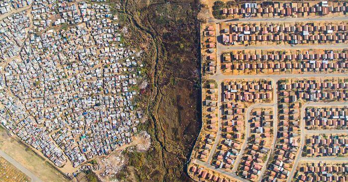 unequal-scenes-drone-photography-inequality-south-africa-johnny-miller-fb__700-png