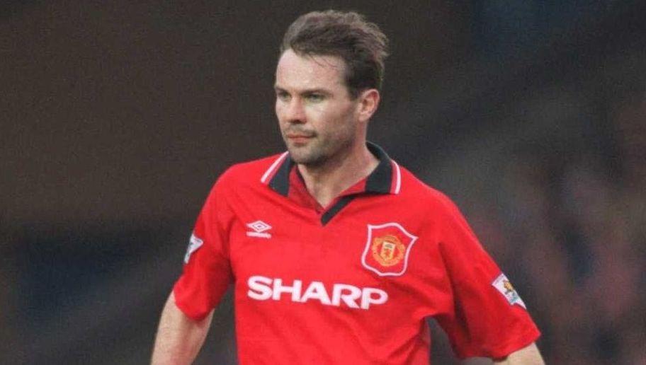 11 FEB 1995: BRIAN MCCLAIR OF MANCHESTER UNITED IN ACTION DURING A PREMIERSHIP MATCH AGAINST MANCHESTER CITY AT MAINE ROAD. Mandatory Credit: Shaun Botterill/ALLSPORT