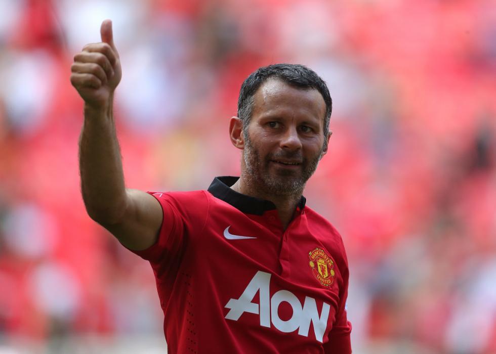 Manchester United's Ryan Giggs celebrates winning the FA Community Shield by giving the thumbs up