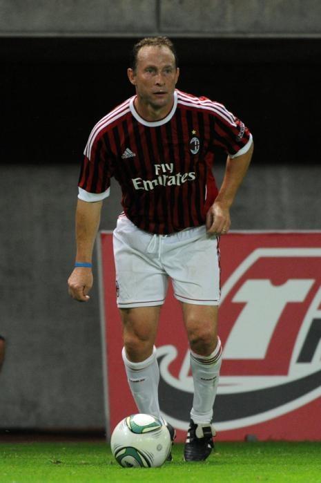 SENDAI, JAPAN - AUGUST 31:  Jean Pierre Papin of AC Milan Glorie in action during the Earthquake Charity match between AC Milan Glorie and J Esperanca at Yurtec Stadium Sendai on August 31, 2011 in Sendai, Miyagi, Japan.  (Photo by Etsuo Hara/Getty Images)