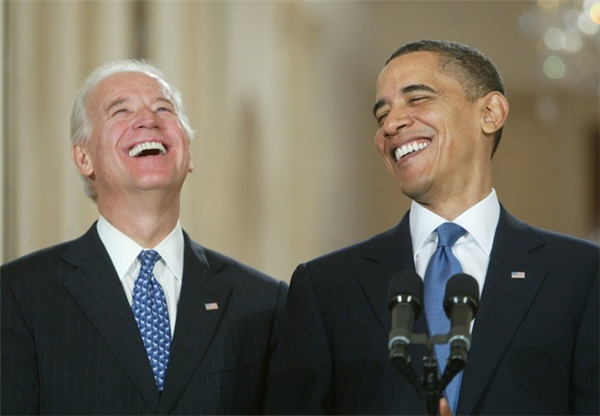 ObamaLaughingBigw-BidenAP_600[1]