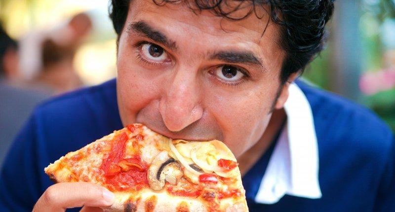 Man-Eating-Pizza-Shutterstock-800x430[1]
