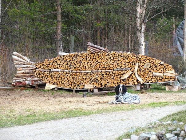 creative-wood-pile-stacking-art-23-58185665cf459__605