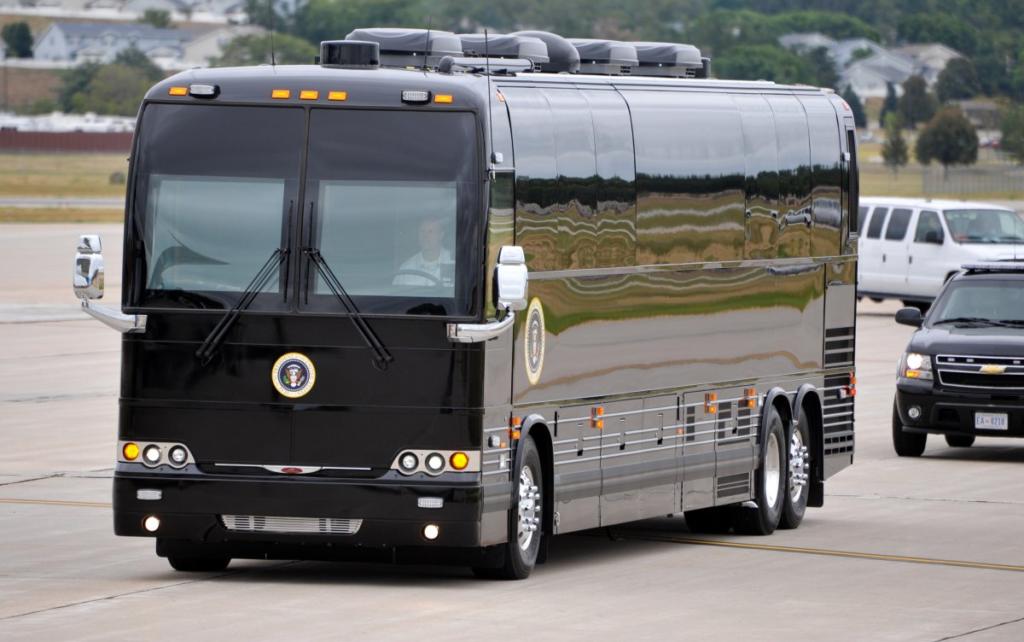 Ground Force One – автобусот на американскиот претседател вреден 1.1 милиони долари
