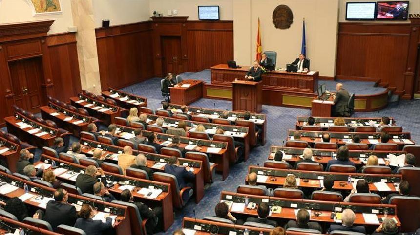 Власта и опозицијата со различно гледање за минималната плата, но Собранието сепак го изгласа Предлог законот