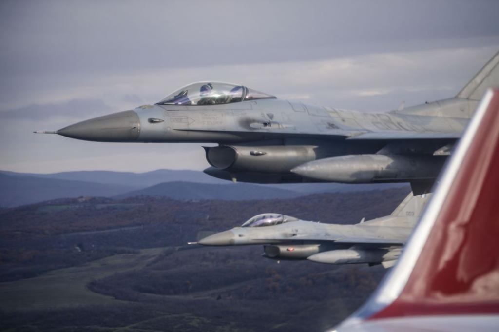 Македонија и 11 членки на НАТО ја зајакнуваат соработката за обука на воени пилоти