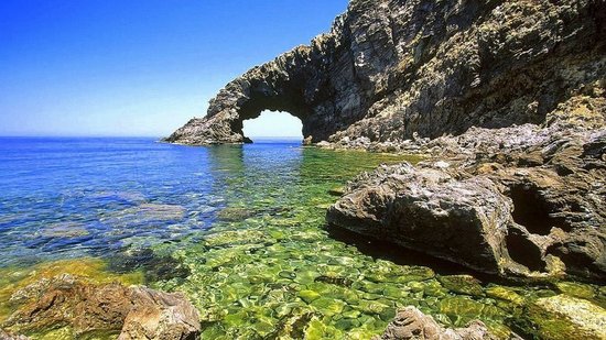 pantelleria_arco_dellelefante_.jpg