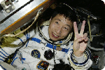 China_1st_astronaut-Yang_Liwei_landed