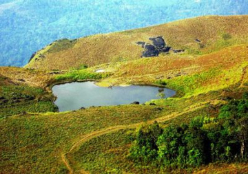 heart_shaped_lake_chembra.jpg