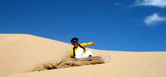 Sandboarding-Cerro-Blanco-Peru