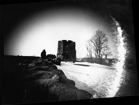 andrius-narvicius-suitcase-pinhole-photography-3.jpg