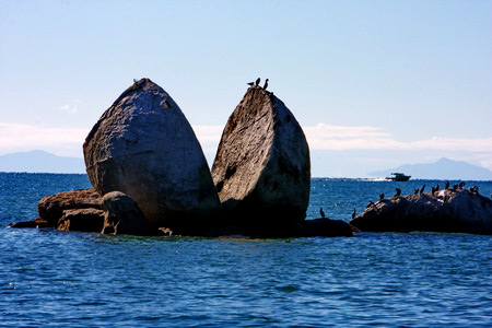 a96838_Split-Apple-Rock